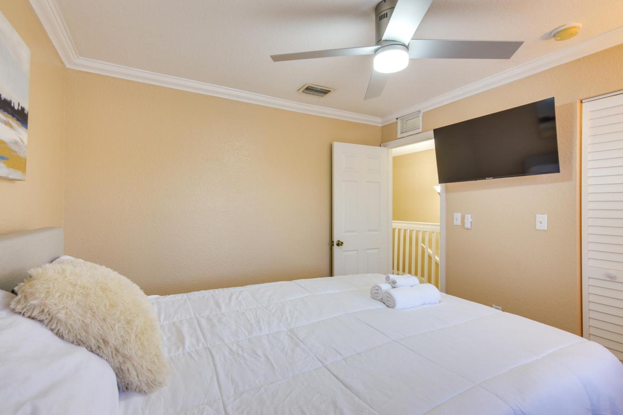Opa-Locka Townhome, 15 Mi To Miami Beach! Bagian luar foto