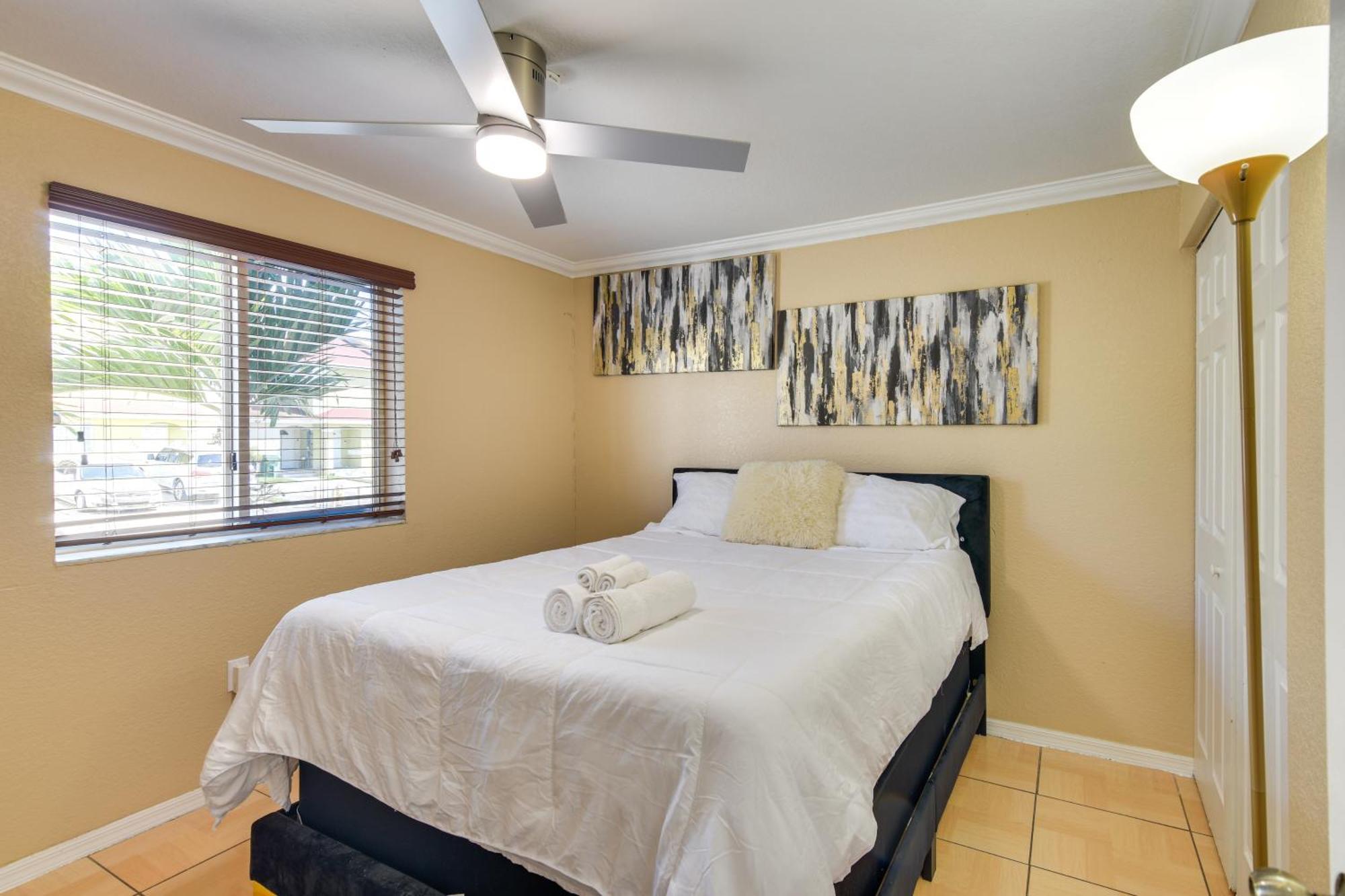 Opa-Locka Townhome, 15 Mi To Miami Beach! Bagian luar foto