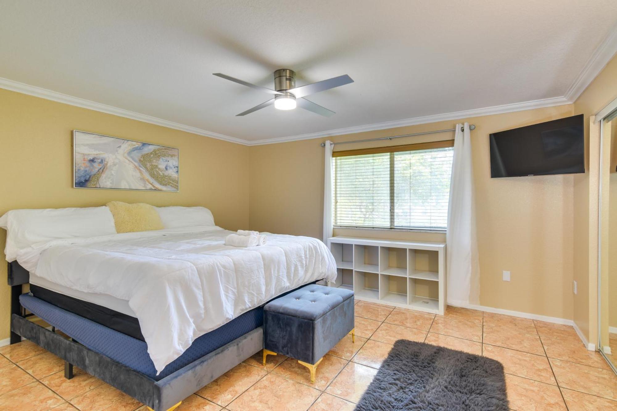 Opa-Locka Townhome, 15 Mi To Miami Beach! Bagian luar foto