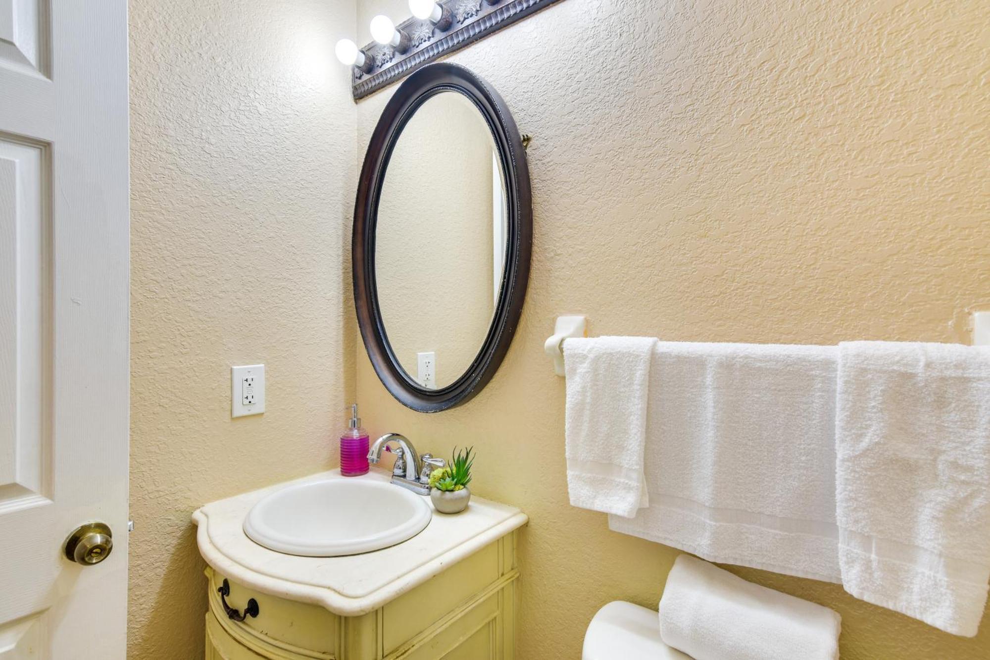 Opa-Locka Townhome, 15 Mi To Miami Beach! Bagian luar foto