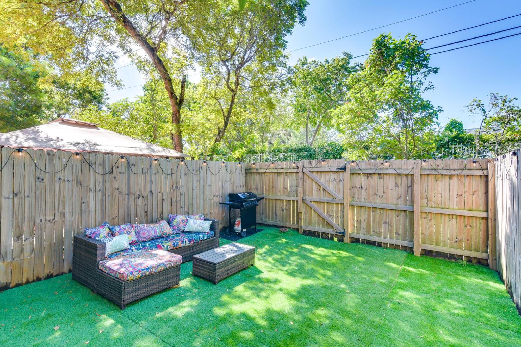 Opa-Locka Townhome, 15 Mi To Miami Beach! Bagian luar foto